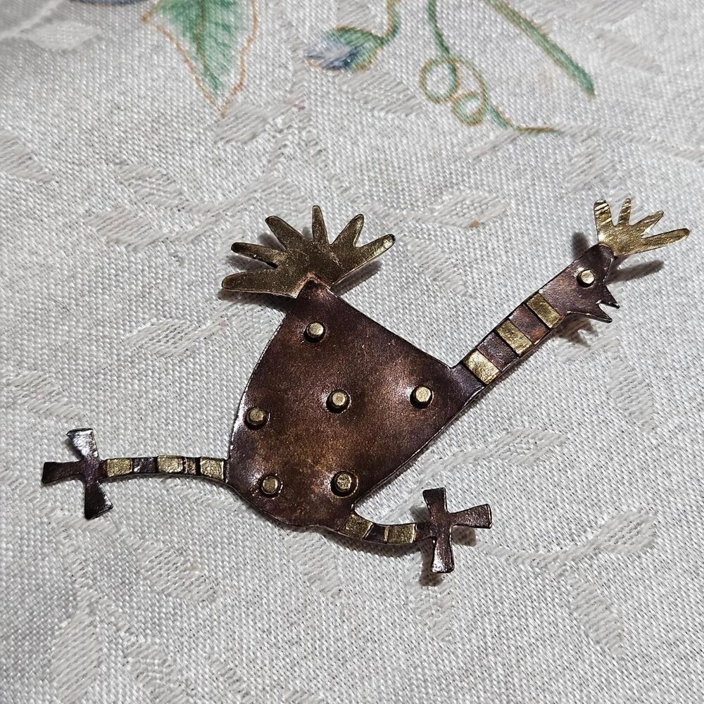 whimsical kitschy brass tone chicken brooch